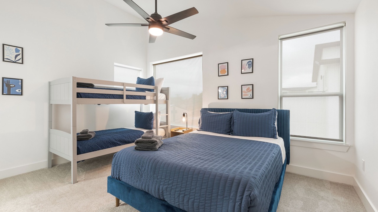 Photo of Bedroom in North Austin Civic Association