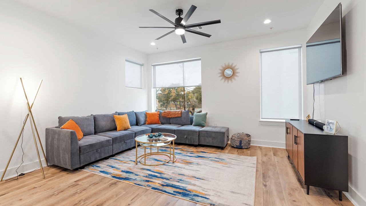 Photo of Livingroom in North Austin Civic Association