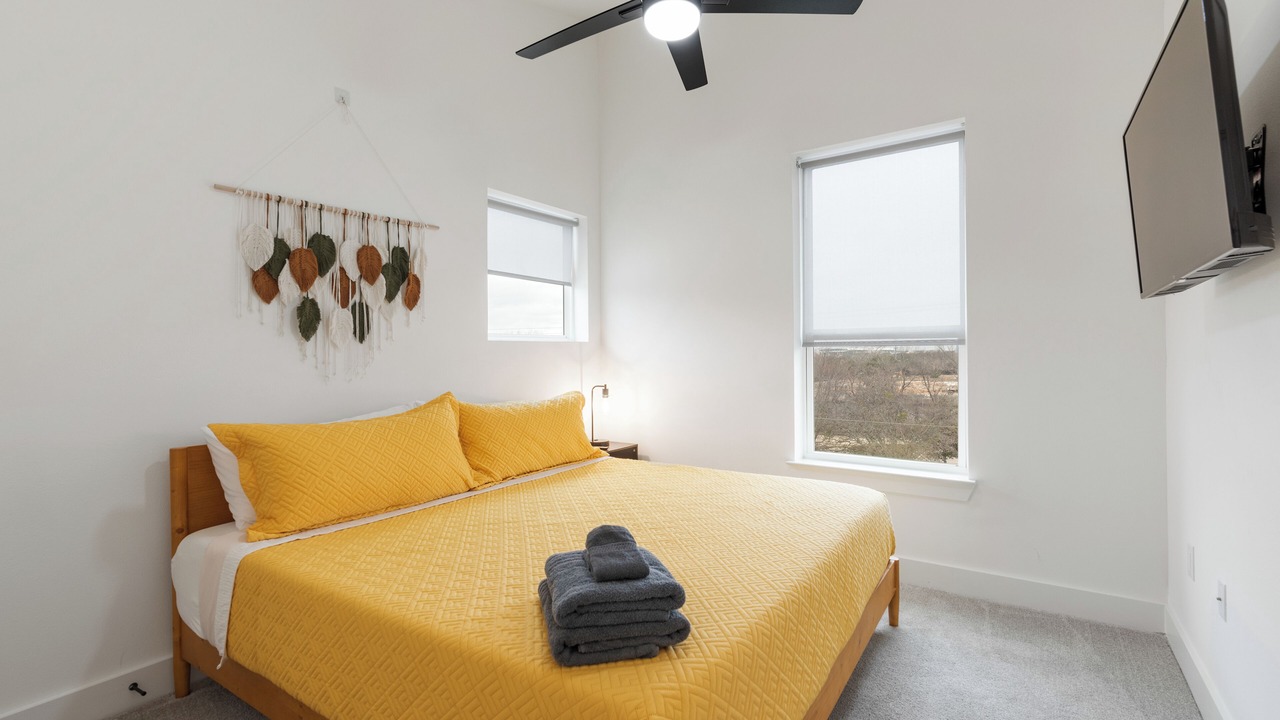 Photo of Bedroom in North Austin Civic Association