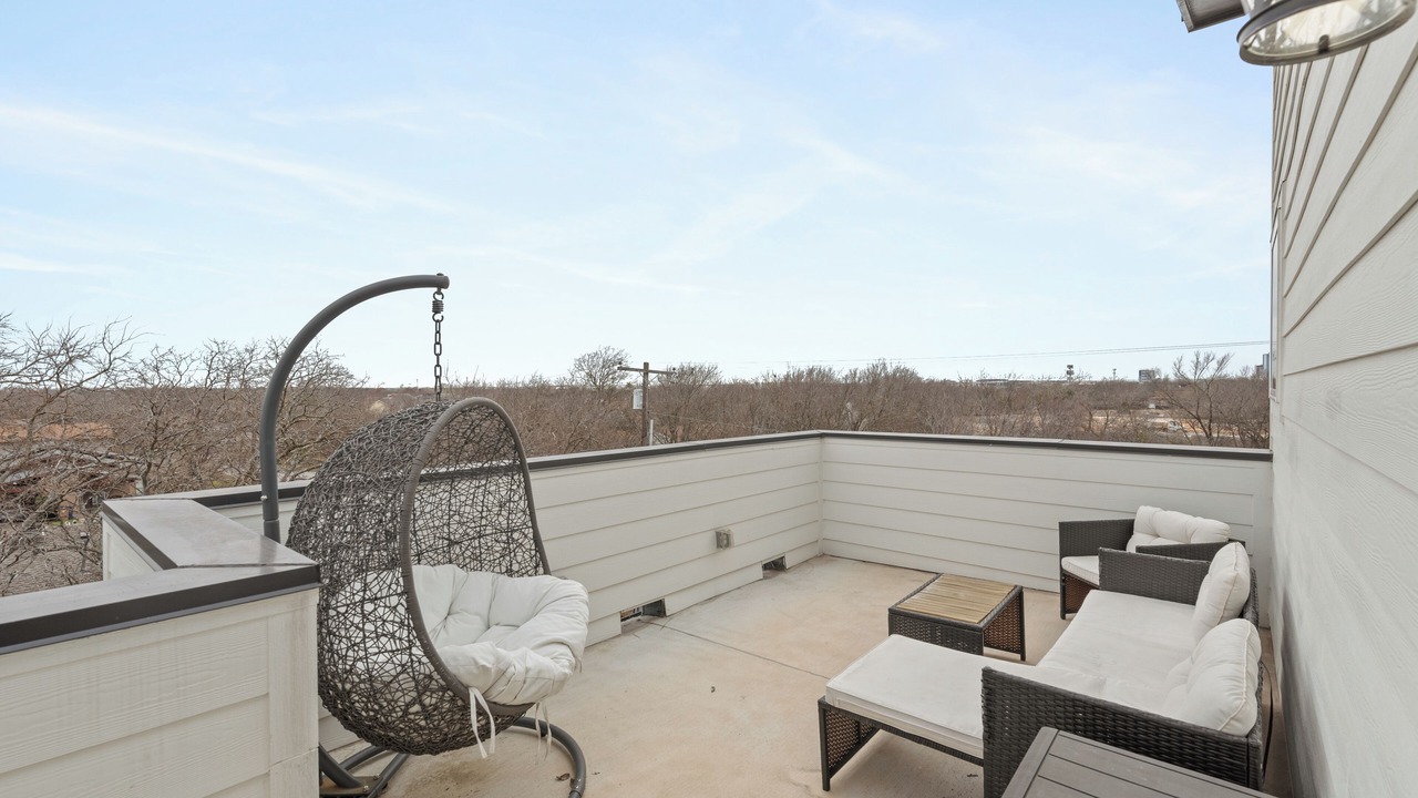 Photo of Patio Balcony in North Austin Civic Association