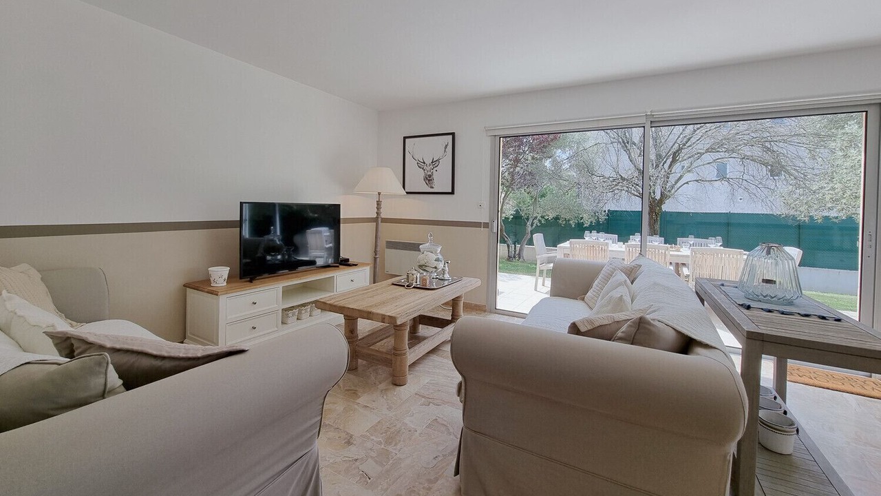 Photo of Livingroom in Saint-Quentin-la-Poterie
