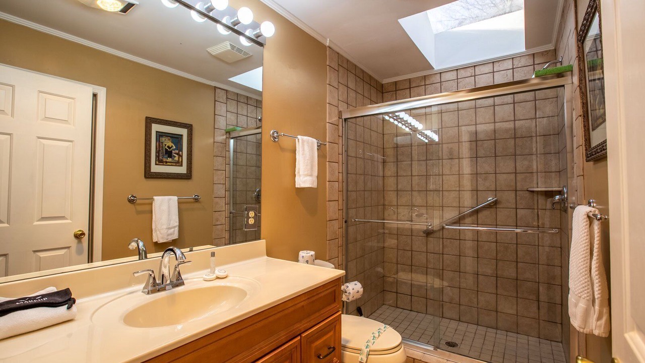 Photo of Bathroom in Seven Devils