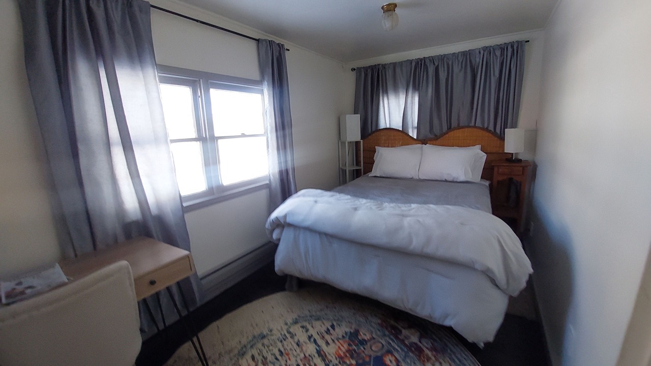 Photo of Bedroom in Saratoga