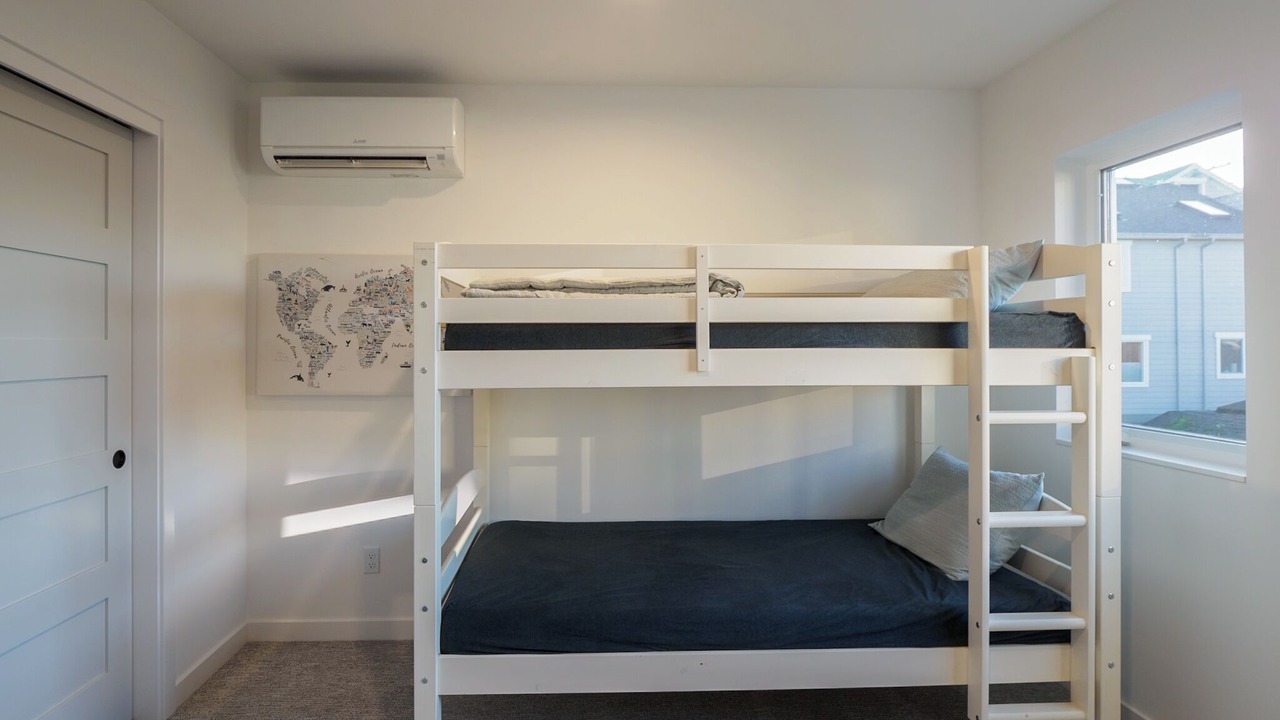 Photo of Bedroom in Alki