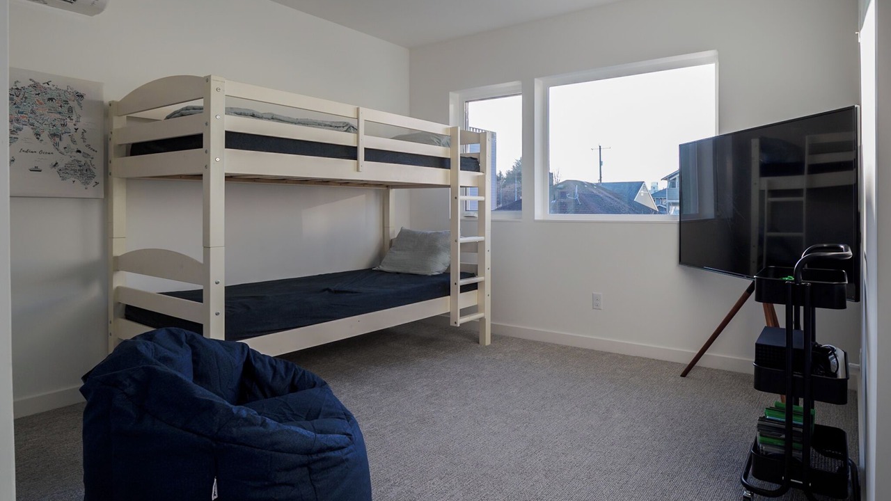 Photo of Bedroom in Alki