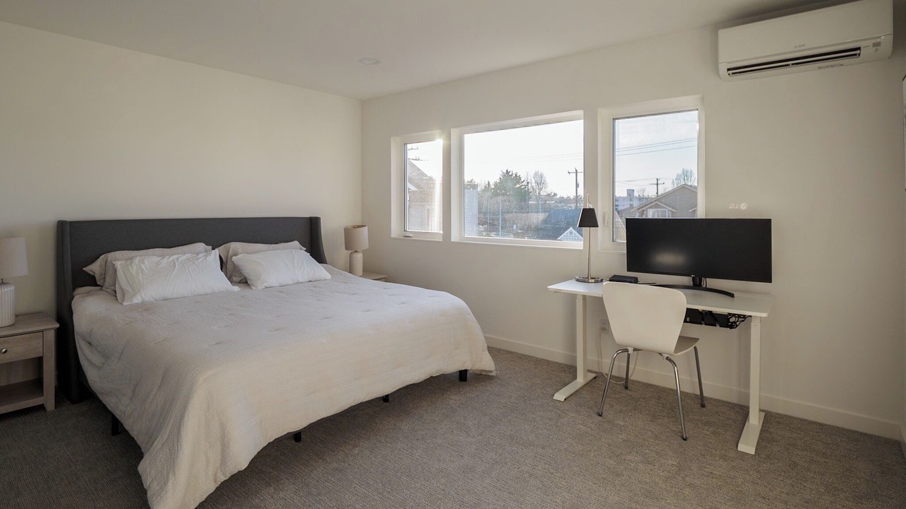Photo of Bedroom in Alki