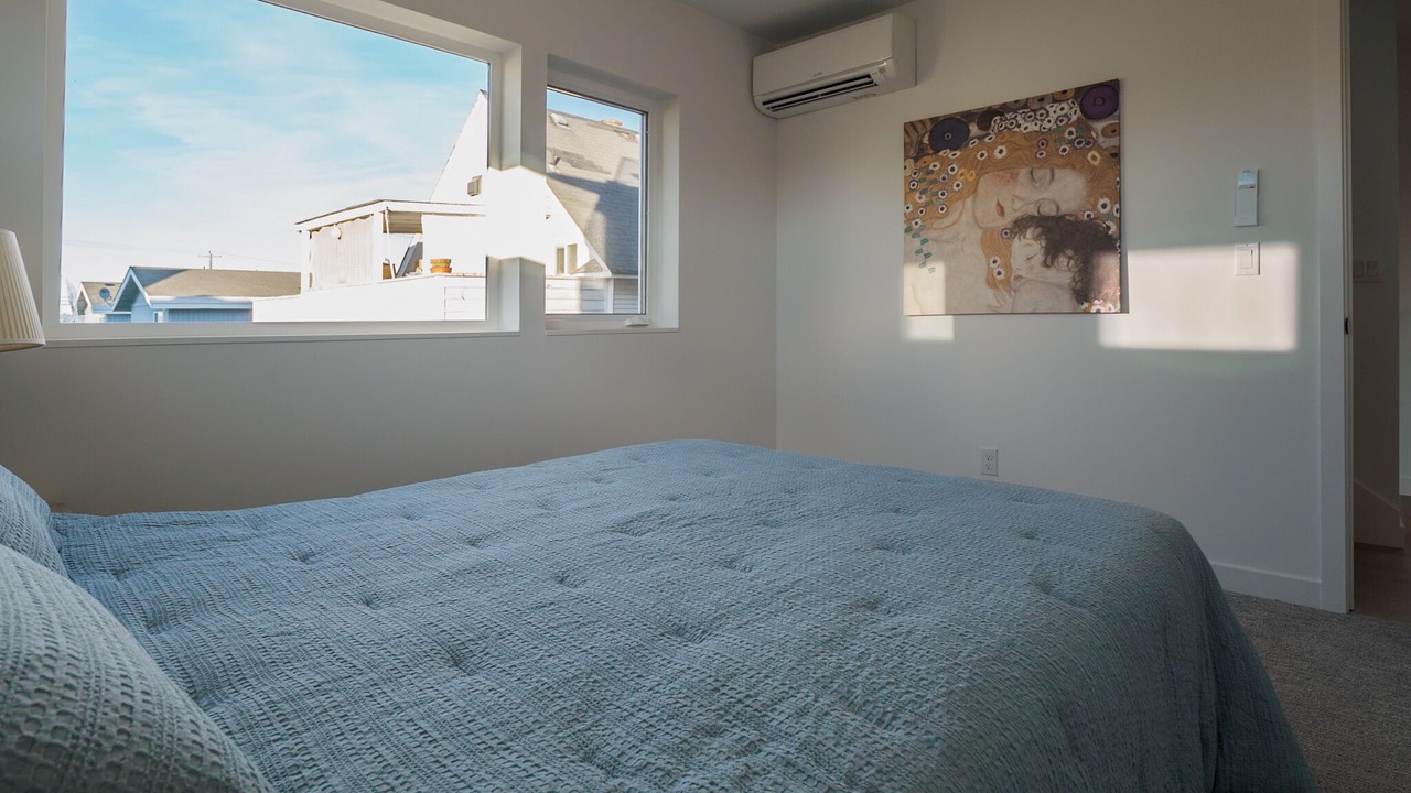 Photo of Bedroom in Alki