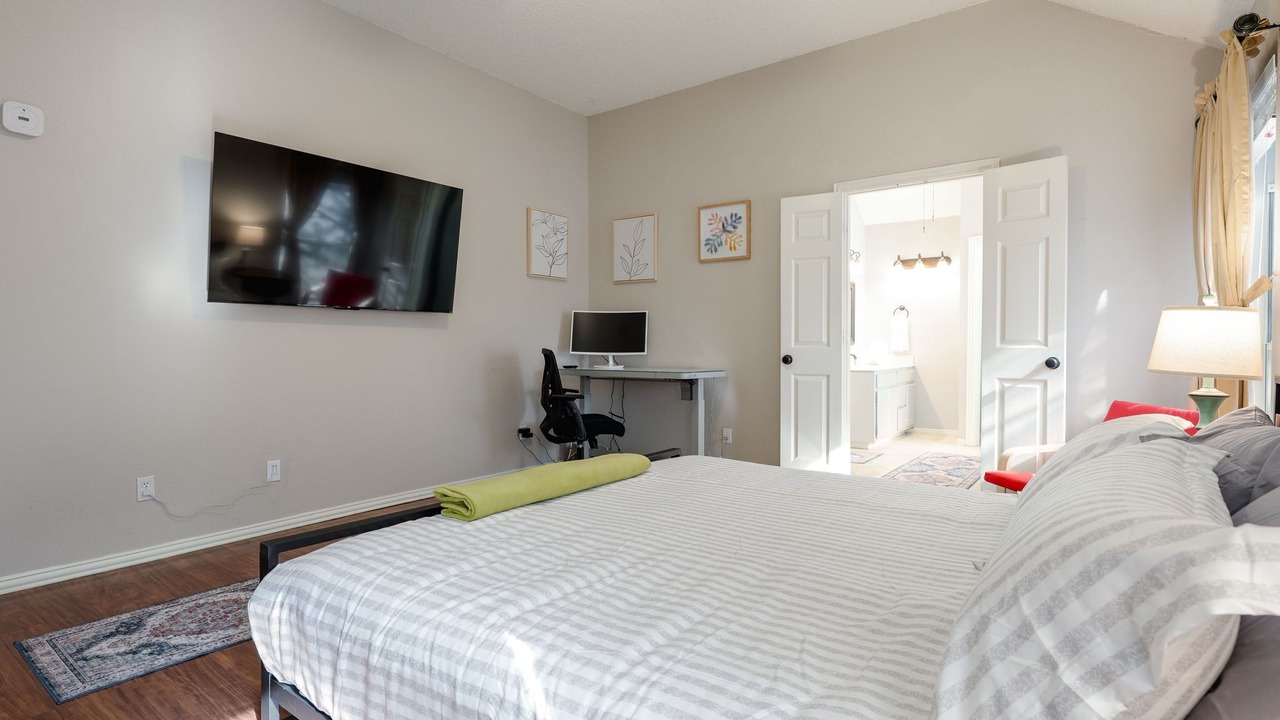 Photo of Bedroom in Southwest Arlington