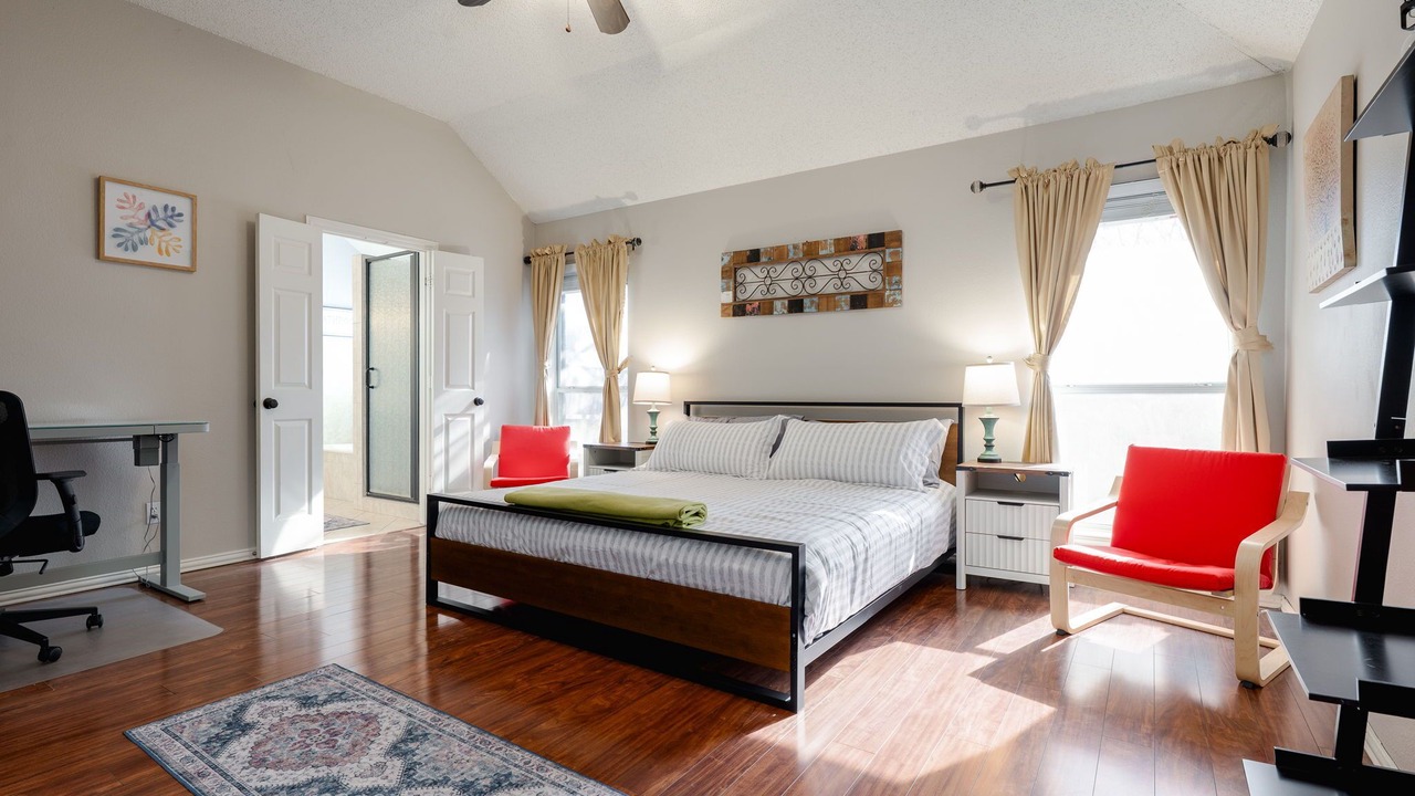 Photo of Bedroom in Southwest Arlington