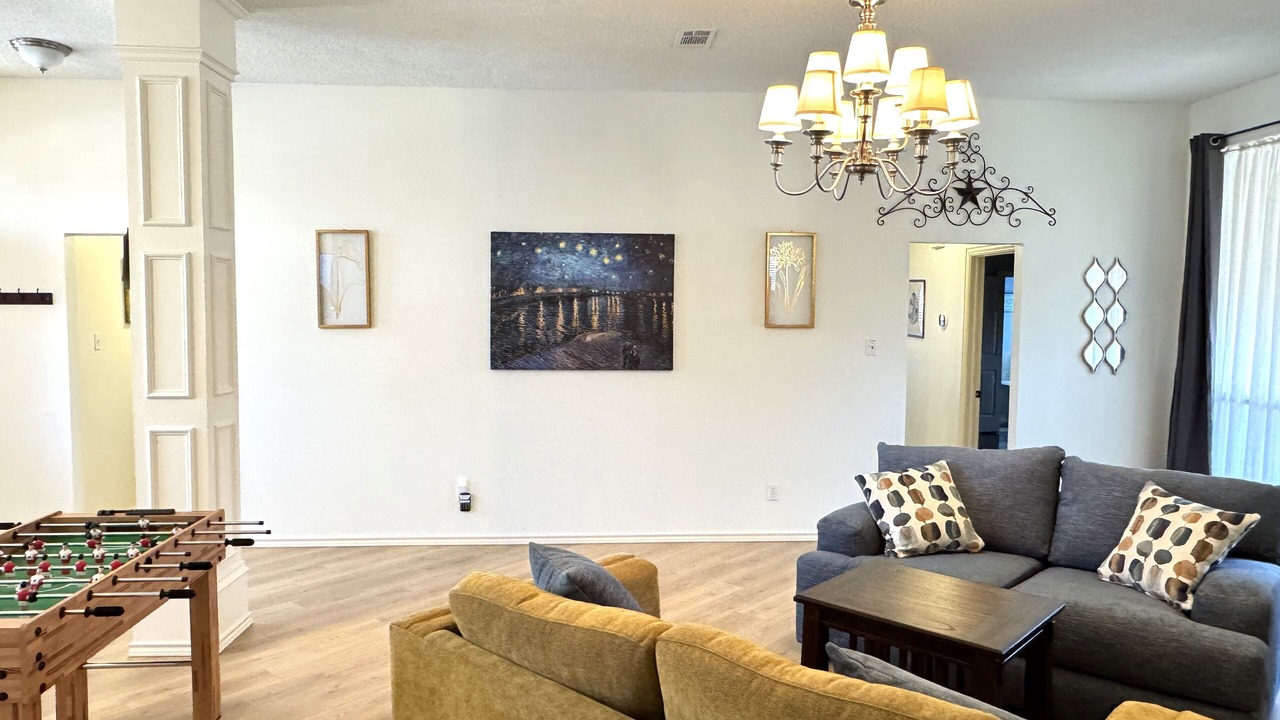 Photo of Livingroom in Southwest Arlington