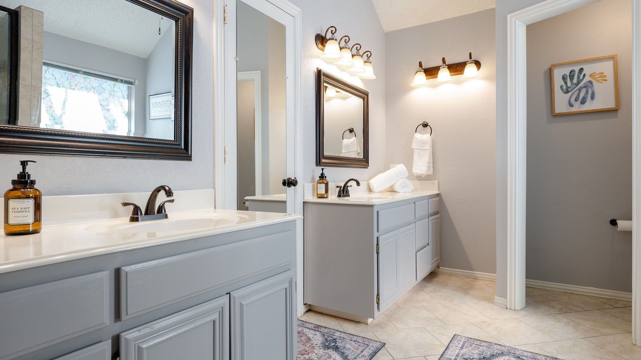 Photo of Bathroom in Southwest Arlington