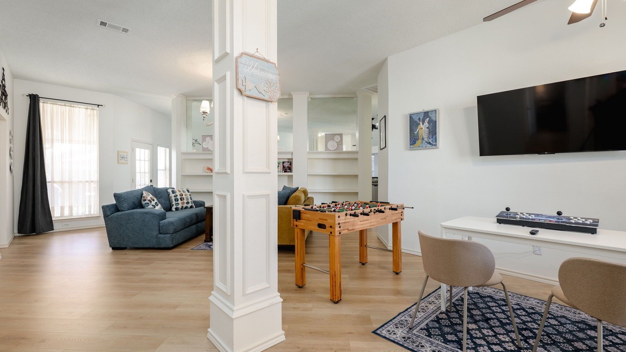 Photo of Livingroom in Southwest Arlington
