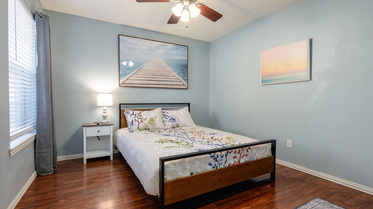 Photo of Bedroom in Southwest Arlington
