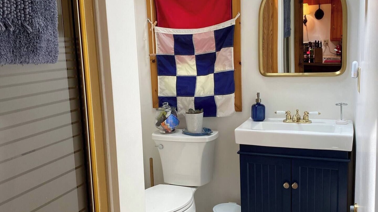Photo of Bathroom in Town of Reading