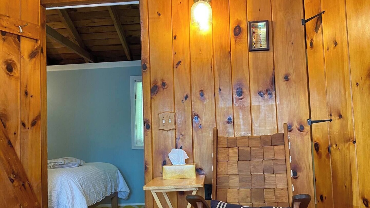 Photo of Bedroom in Town of Reading