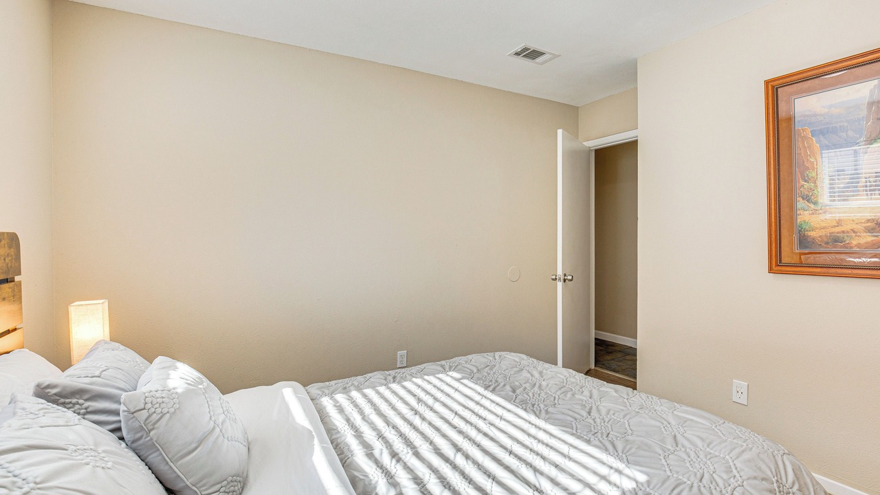 Photo of Bedroom in Haltom City