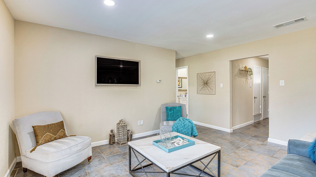 Photo of Livingroom in Haltom City