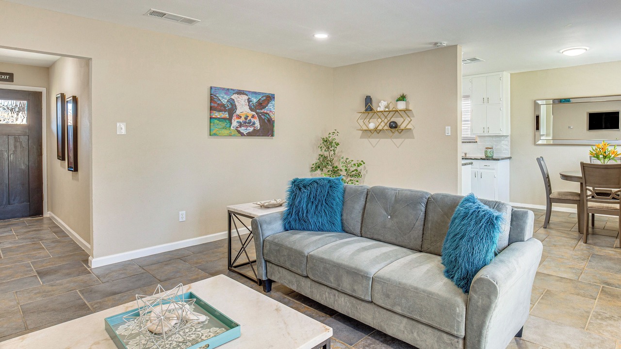 Photo of Livingroom in Haltom City