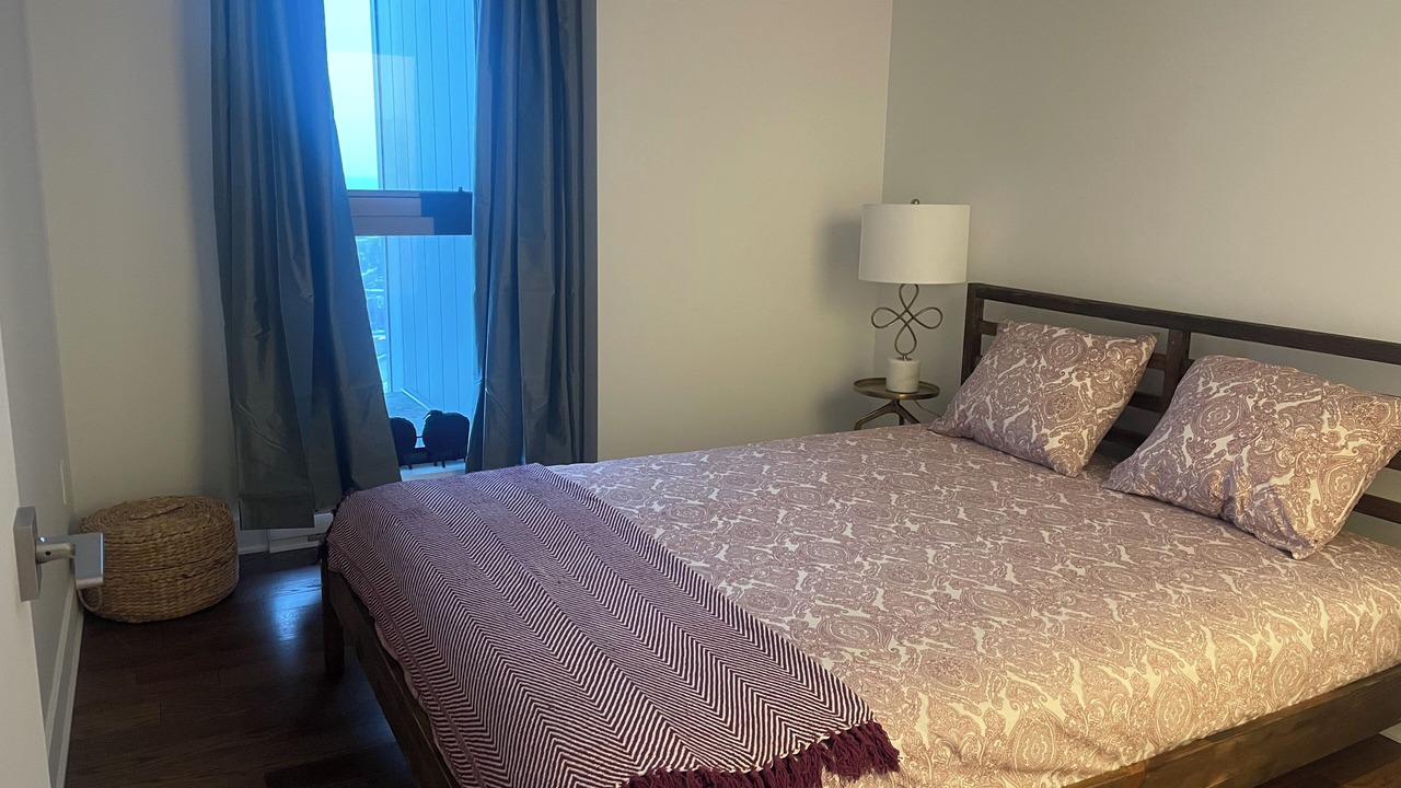 Photo of Bedroom in Longueuil