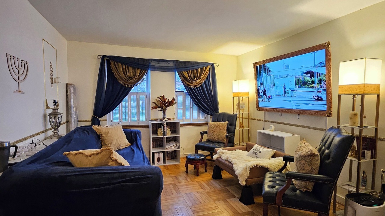 Photo of Livingroom in Belle Haven