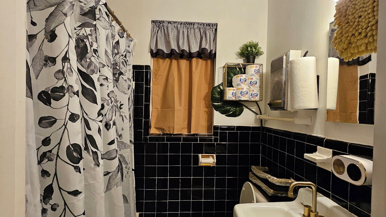 Photo of Bathroom in Belle Haven