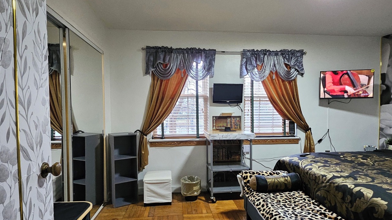 Photo of Bedroom in Belle Haven