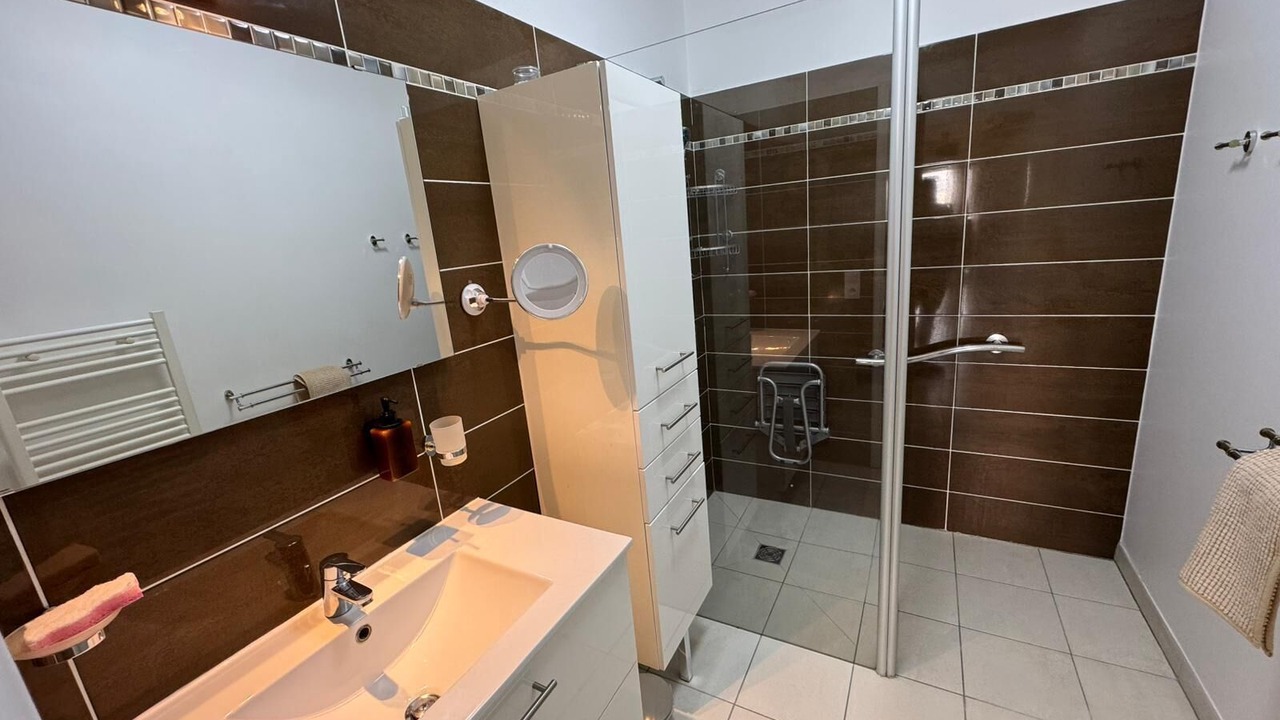 Photo of Bathroom in Dammartin-en-Goele
