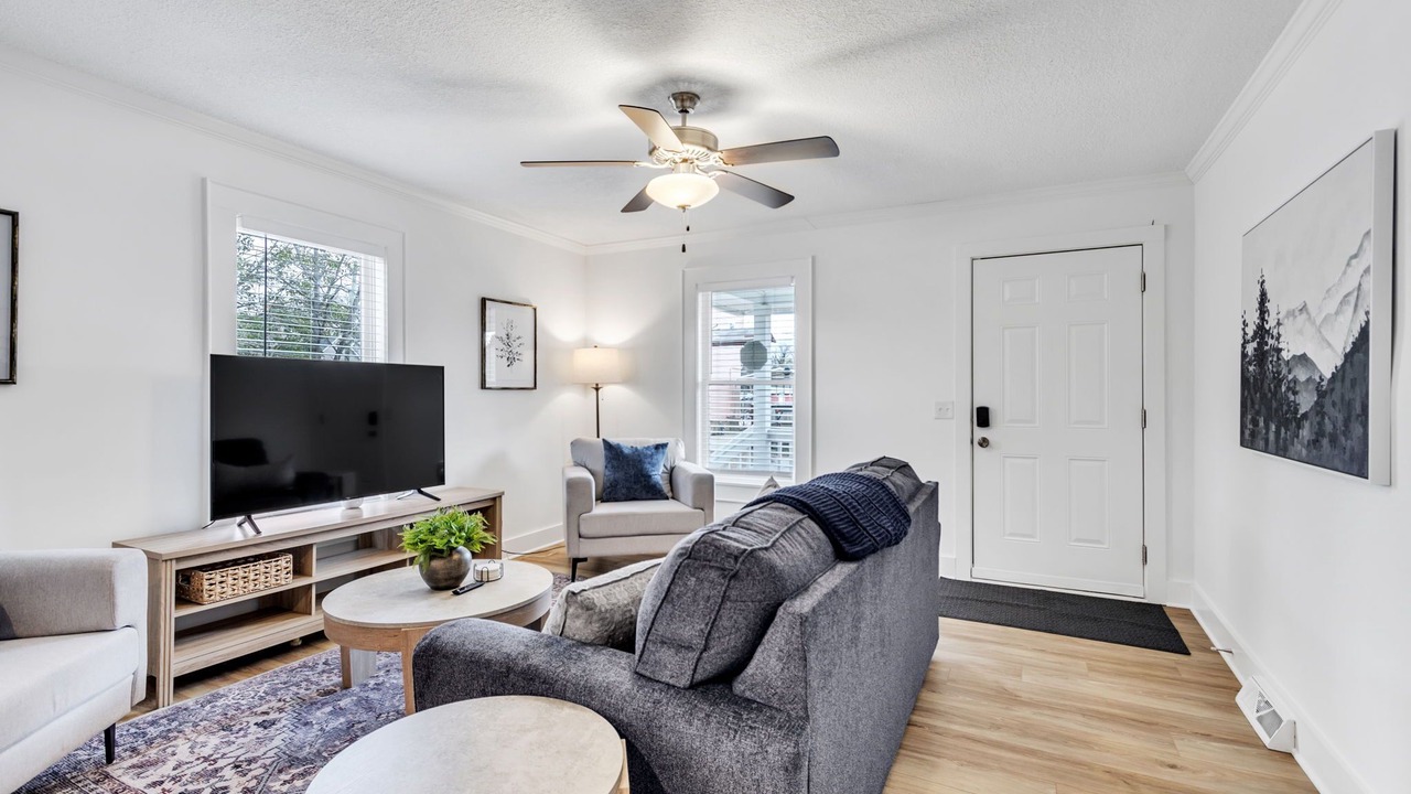 Photo of Livingroom in Parker