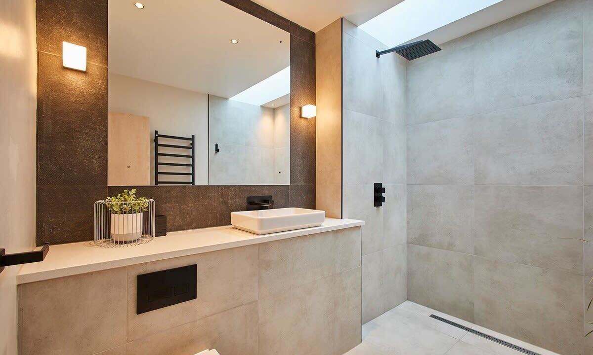 Photo of Others in Potter Brompton