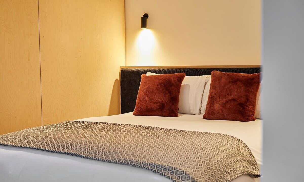 Photo of Others in Potter Brompton