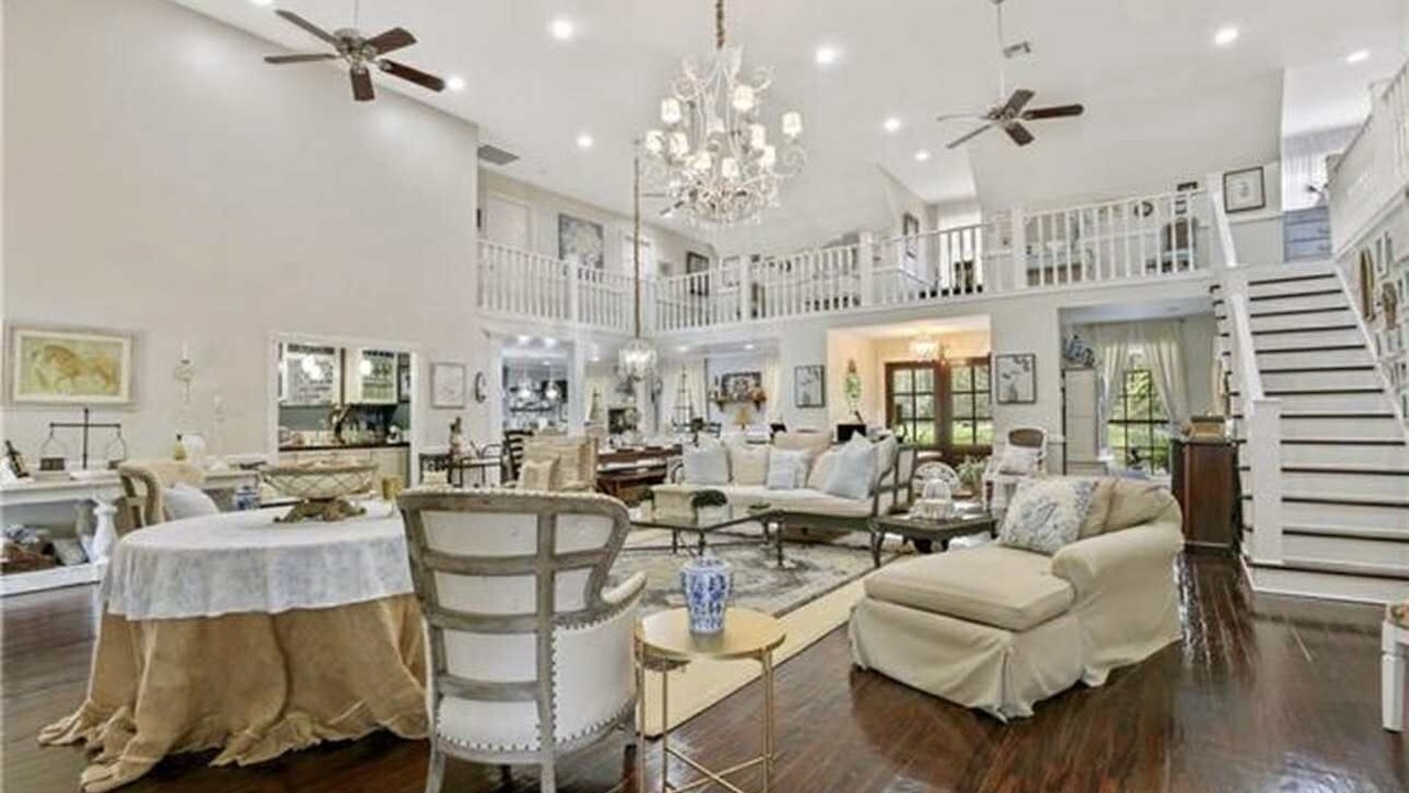 Photo of Livingroom in Madisonville