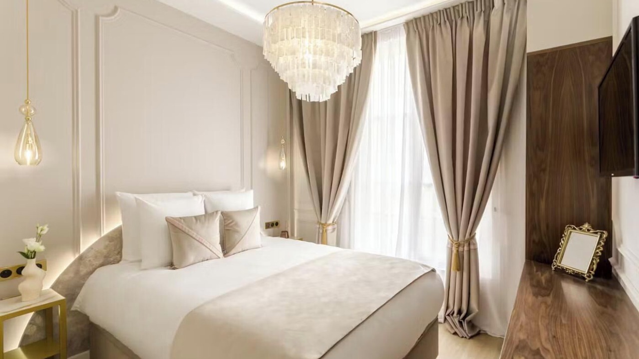 Photo of Bedroom in Chaillot