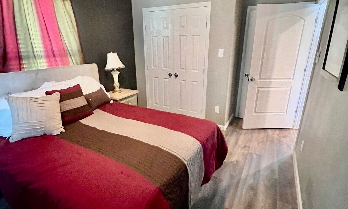Photo of Bedroom in Northeast Houston