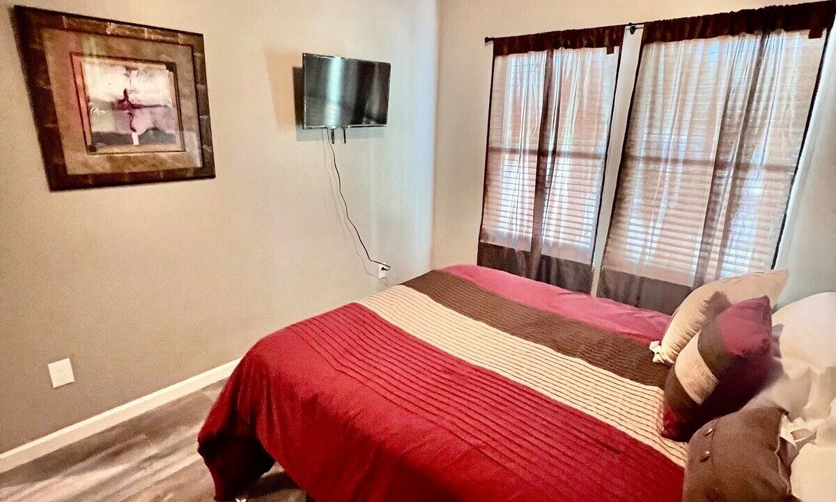 Photo of Bedroom in Northeast Houston