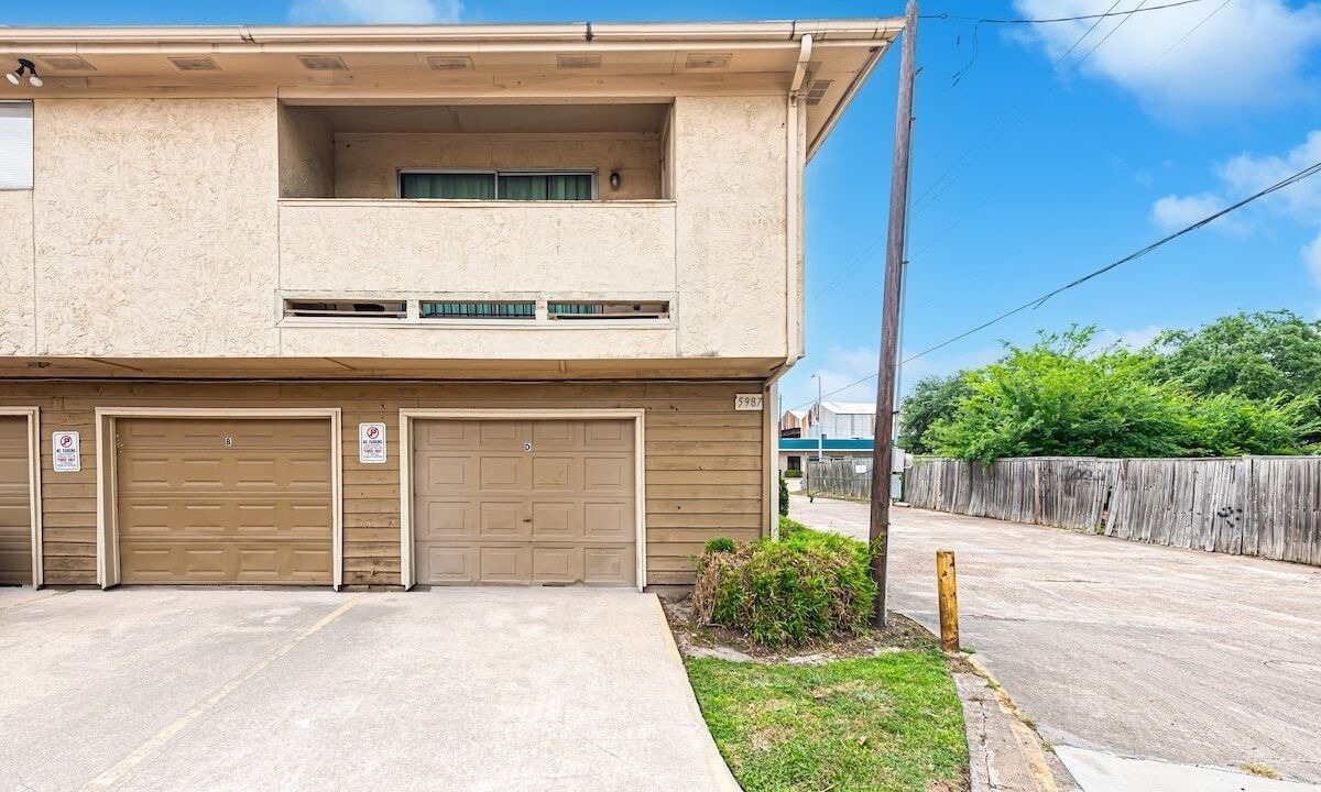 Photo of Outdoor in Sharpstown