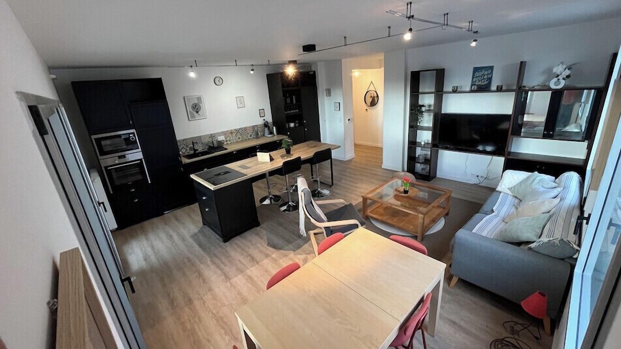 Photo of Livingroom in Republique - Les Ponts