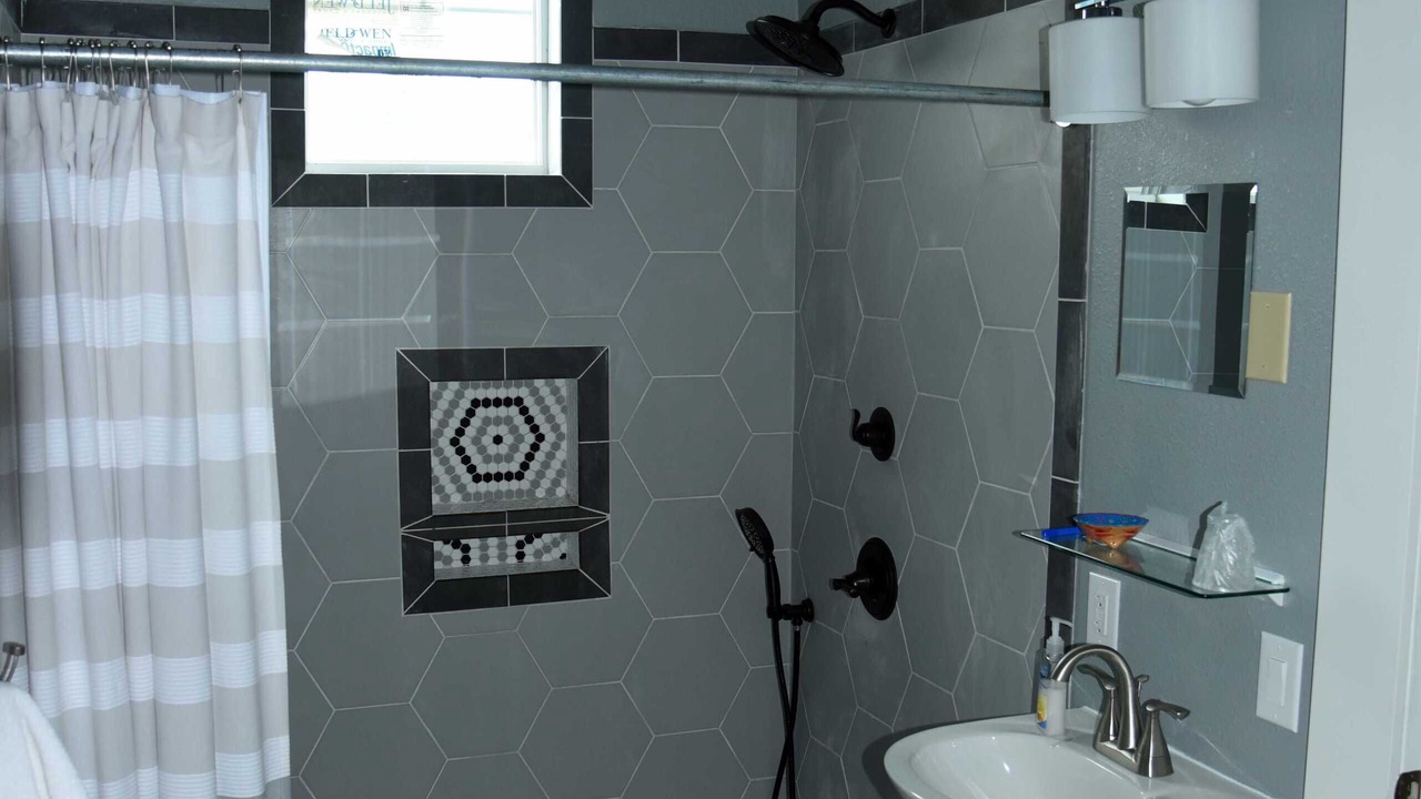 Photo of Bathroom in Elmaton