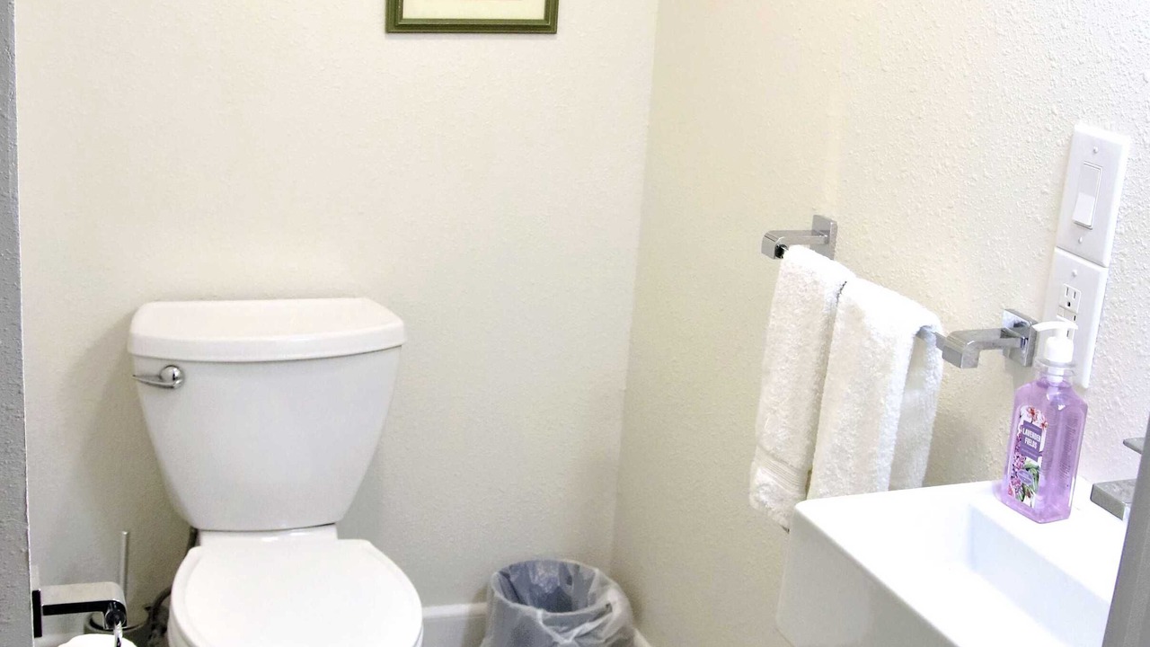 Photo of Bathroom in Elmaton