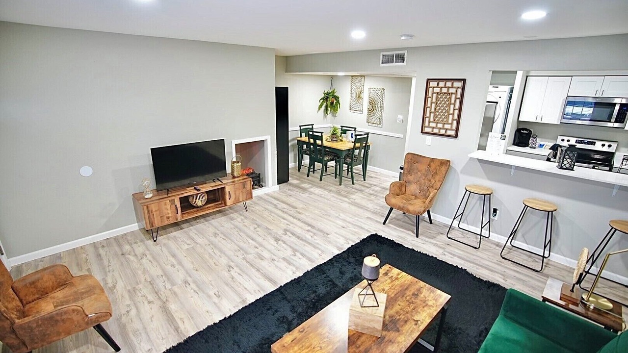 Photo of Livingroom in West Arlington