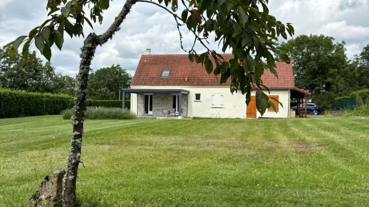 Photo of Outdoor in La Roche-en-Brenil