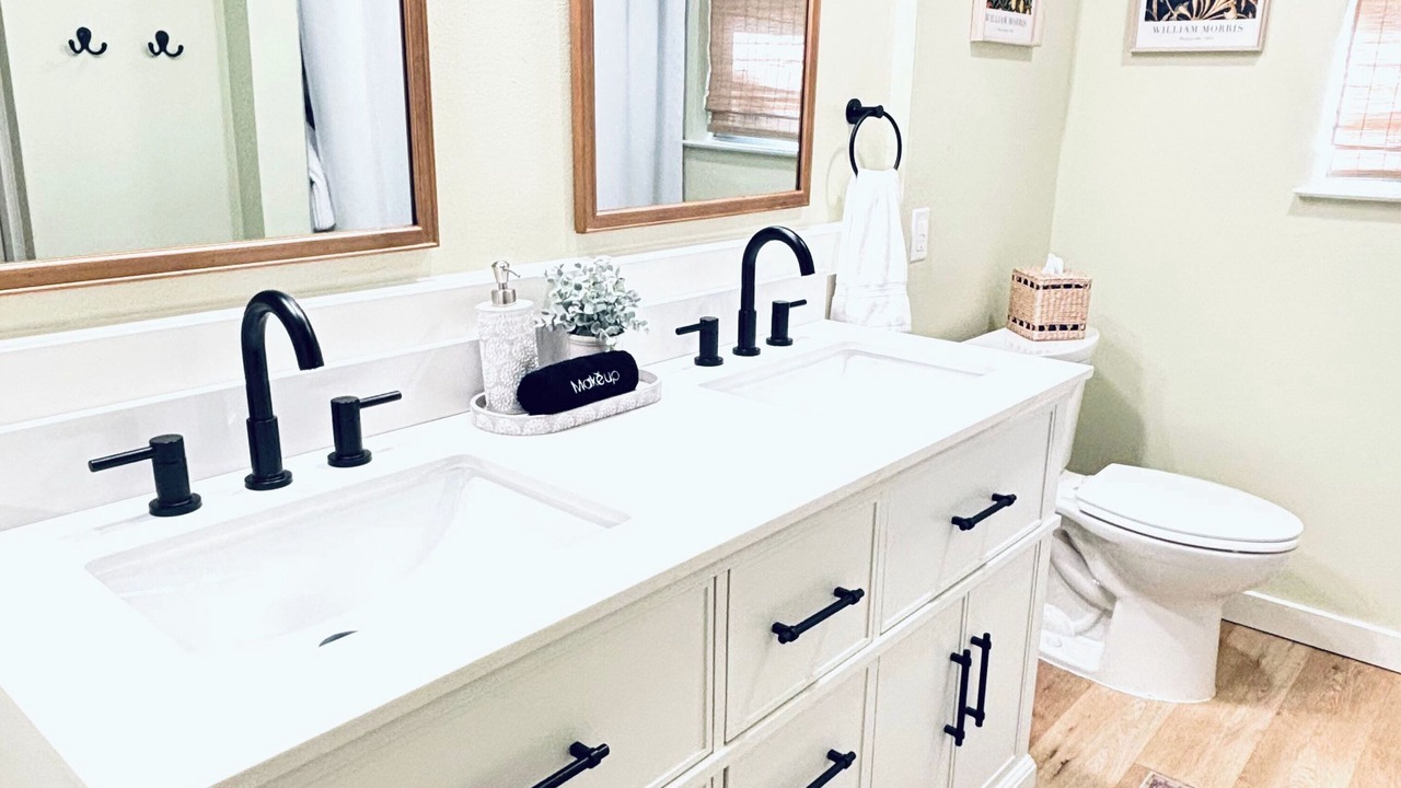 Photo of Bathroom in Leisure Land