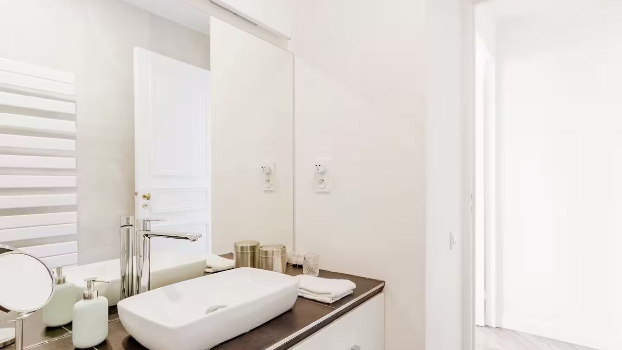 Photo of Bathroom in Quartier de la Monnaie