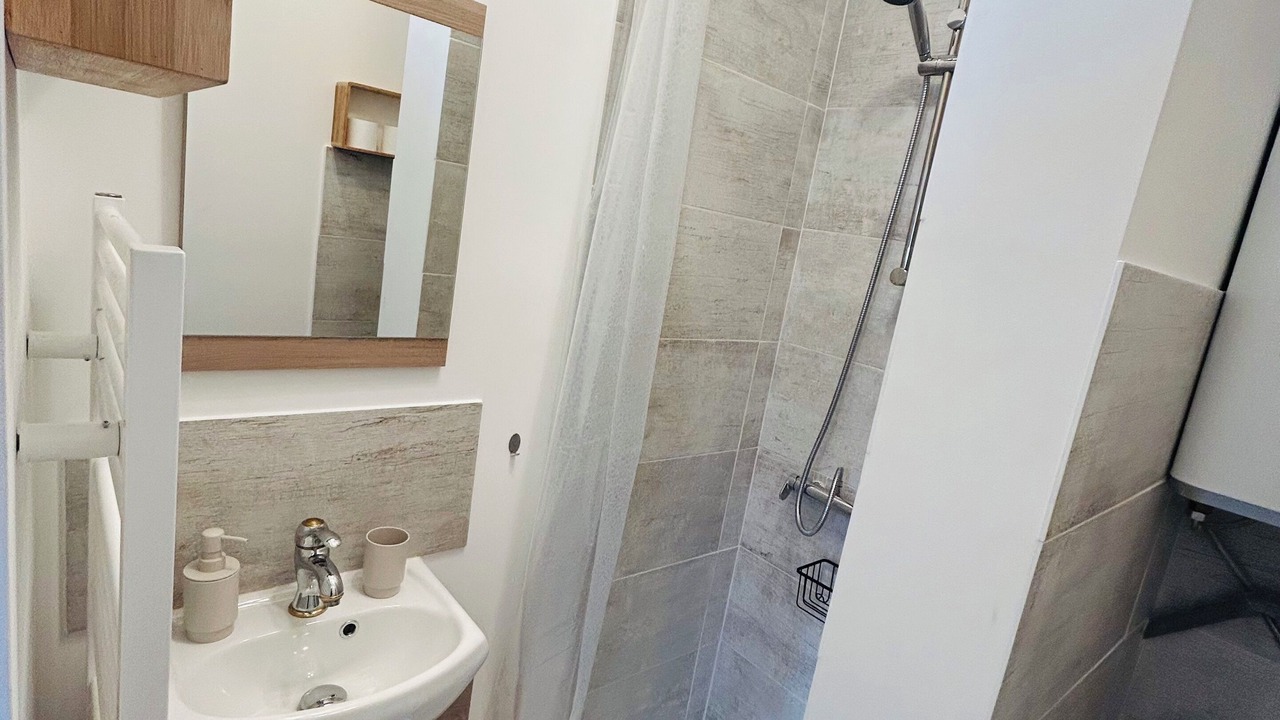 Photo of Bathroom in La Fuye-Velpeau