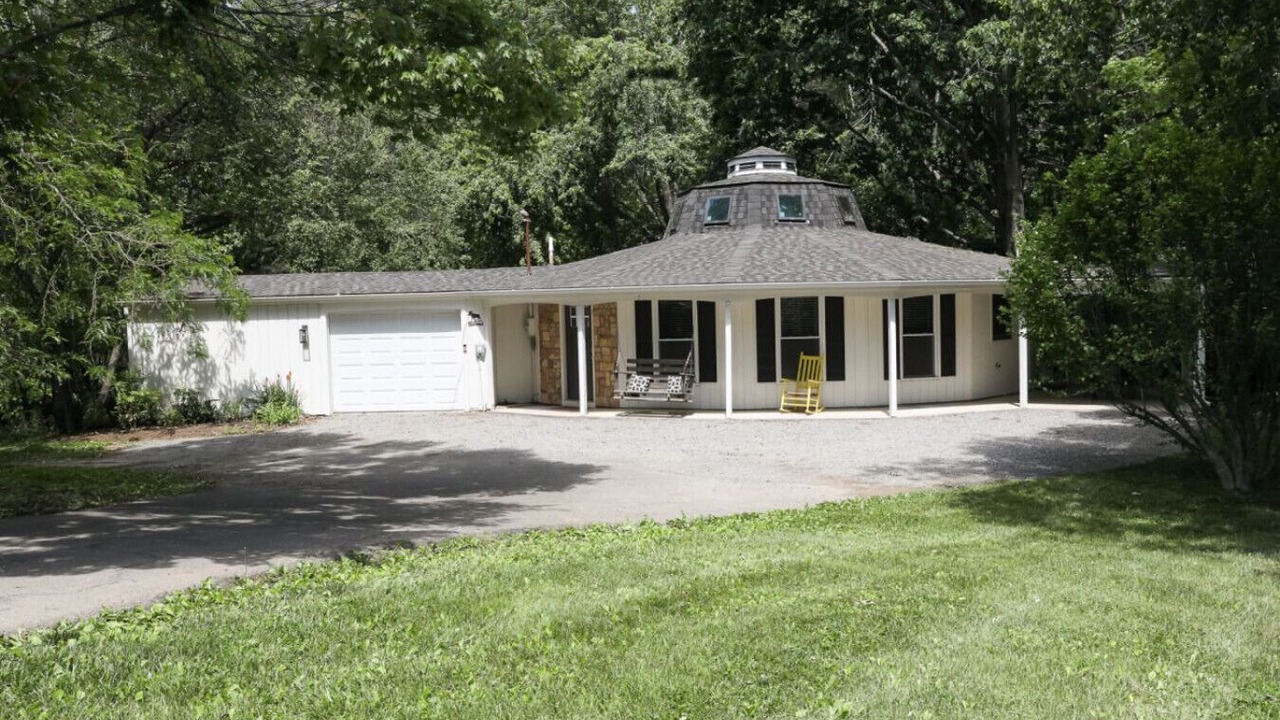 Photo of Outdoor in Court House