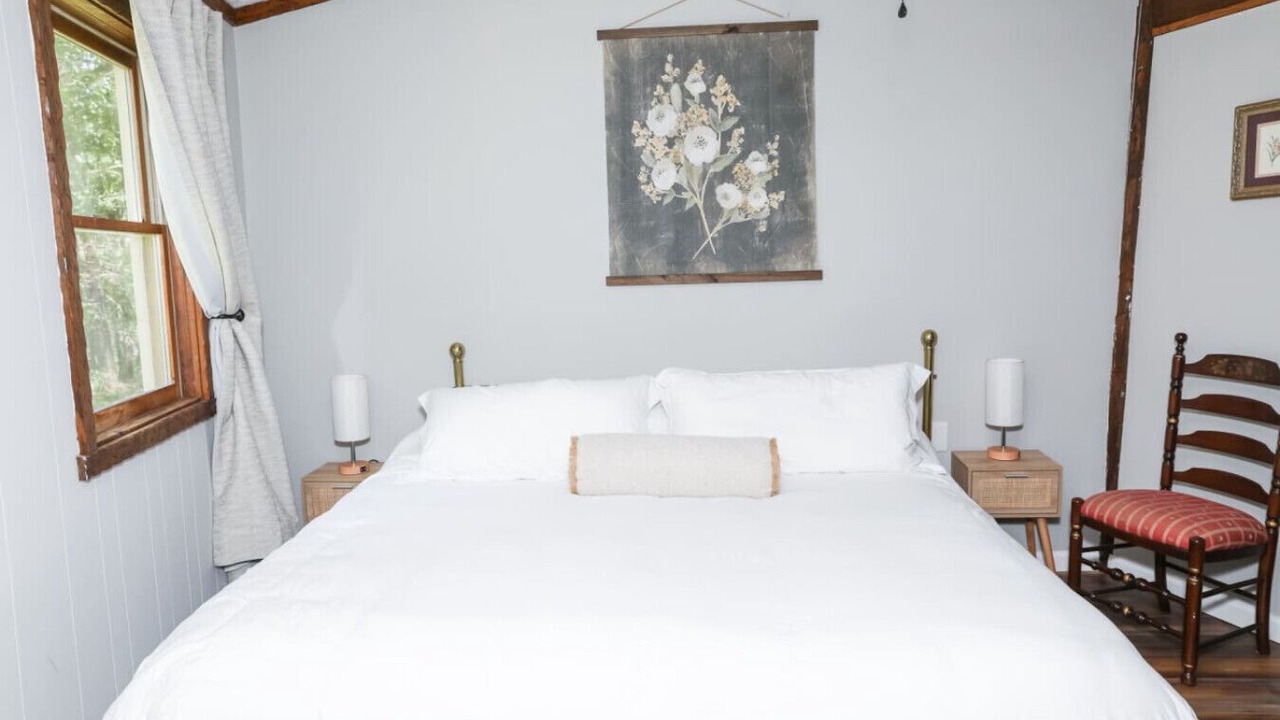 Photo of Bedroom in Court House