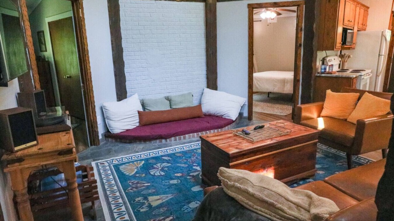 Photo of Bedroom in Court House