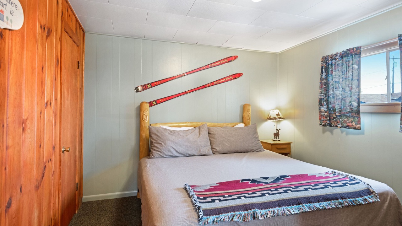 Photo of Bedroom in South Fork