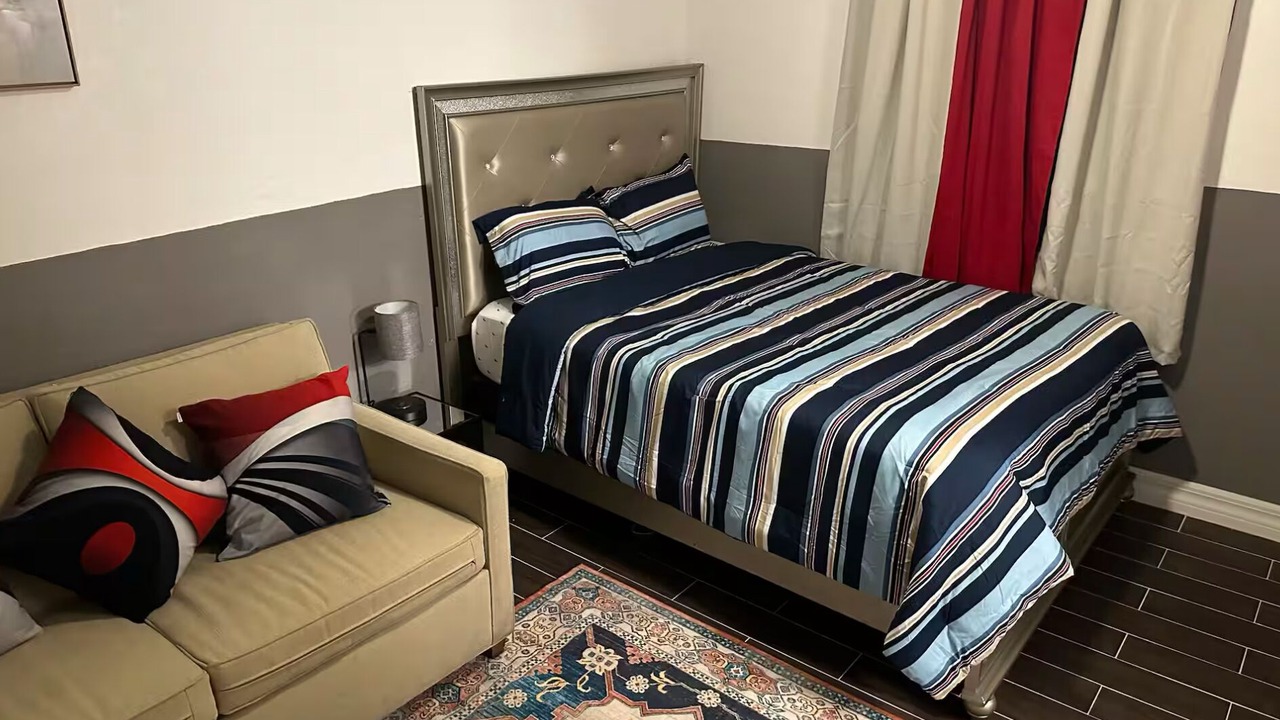 Photo of Bedroom in Oak Ridge