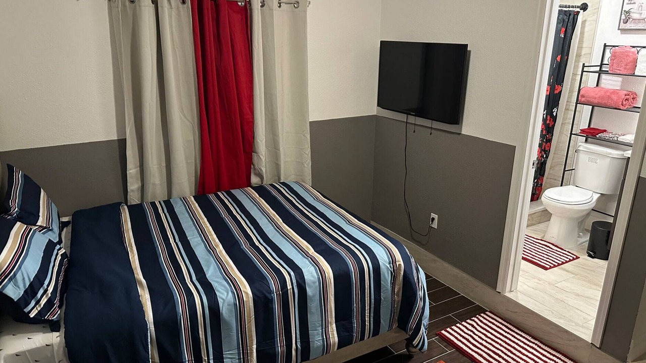 Photo of Bedroom in Oak Ridge
