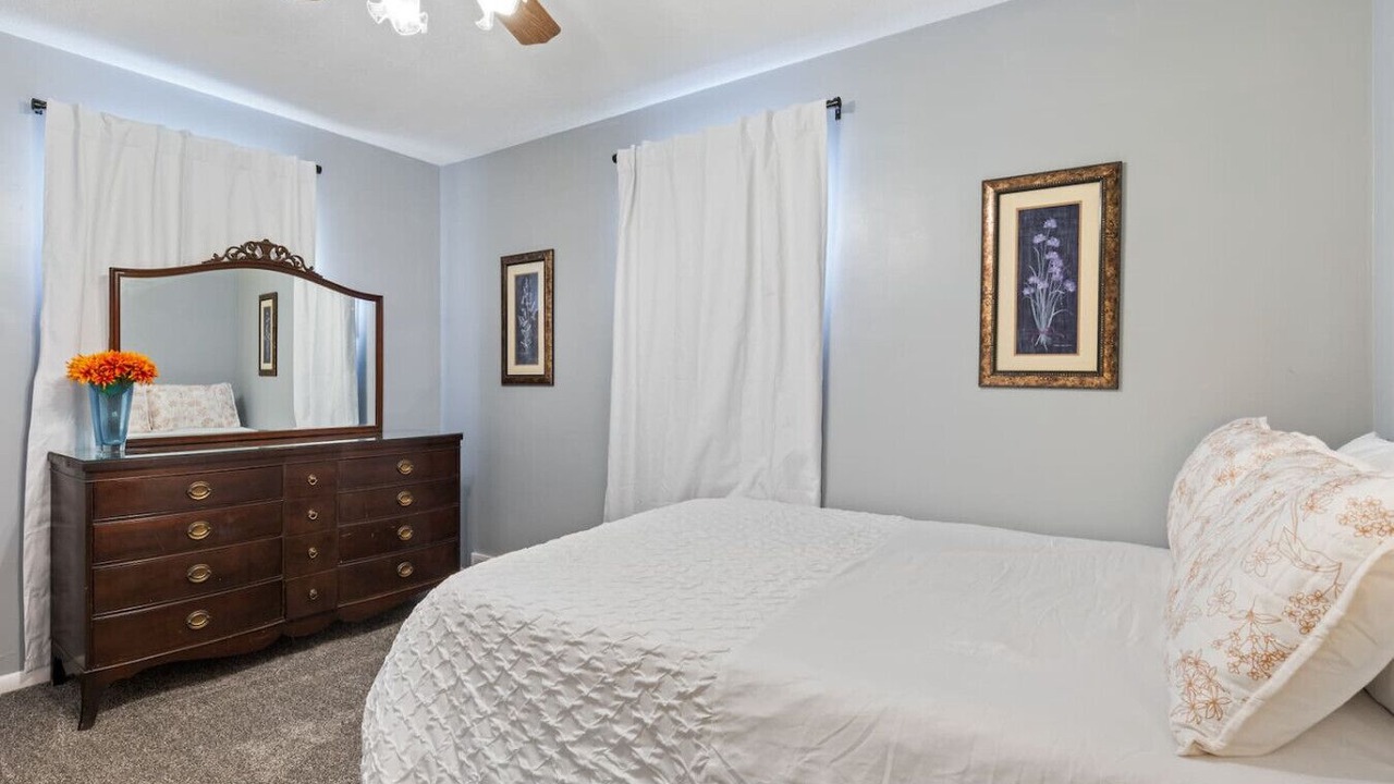 Photo of Bedroom in Batavia